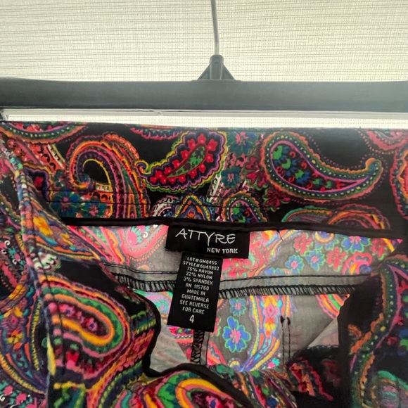 Colorful Paisly skinny Jean style pants size 4 - Picture 2 of 5